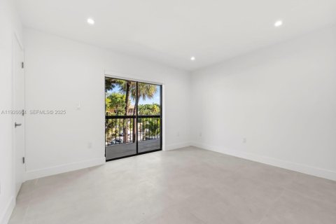 Touwnhouse à louer à Hialeah, Floride: 3 chambres, 147.71 m2 № 1986618 - photo 18