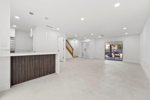 Touwnhouse à louer à Hialeah, Floride: 3 chambres, 147.71 m2 № 1986618 - photo 9
