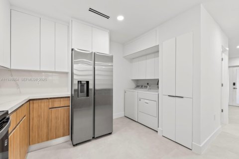 Touwnhouse à louer à Hialeah, Floride: 3 chambres, 147.71 m2 № 1986618 - photo 6