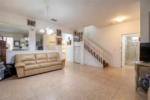 Touwnhouse à vendre à Miramar, Floride: 3 chambres, 153.85 m2 № 2397528 - photo 6