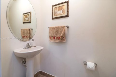 Touwnhouse à vendre à Miramar, Floride: 3 chambres, 153.85 m2 № 2397528 - photo 20