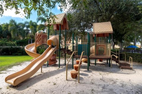 Touwnhouse à vendre à Miramar, Floride: 3 chambres, 153.85 m2 № 2397528 - photo 23