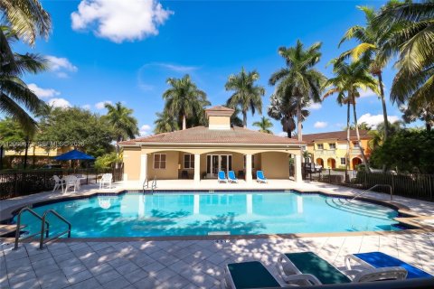 Touwnhouse à vendre à Miramar, Floride: 3 chambres, 153.85 m2 № 2397528 - photo 21