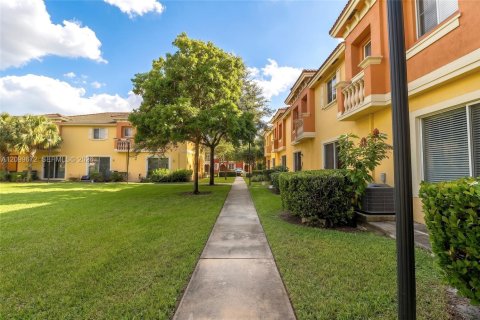 Touwnhouse à vendre à Miramar, Floride: 3 chambres, 153.85 m2 № 2397528 - photo 27