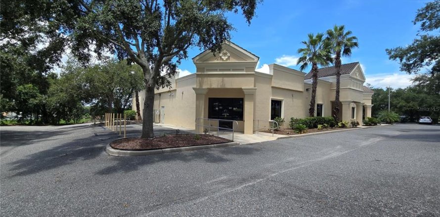 Commercial property in Zephyrhills, Florida 281.22 sq.m. № 1904181