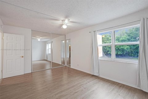 Купить таунхаус в Халландейл-Бич, Флорида 2 спальни, 157.56м2, № 1933134 - фото 10