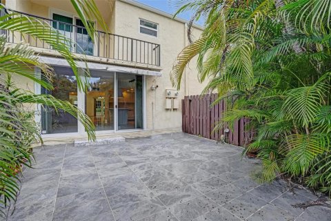 Купить таунхаус в Халландейл-Бич, Флорида 2 спальни, 157.56м2, № 1933134 - фото 5