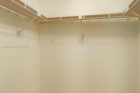 Купить таунхаус в Халландейл-Бич, Флорида 2 спальни, 157.56м2, № 1933134 - фото 20