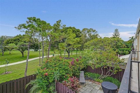 Купить таунхаус в Халландейл-Бич, Флорида 2 спальни, 157.56м2, № 1933134 - фото 25