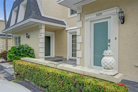 Купить таунхаус в Халландейл-Бич, Флорида 2 спальни, 157.56м2, № 1933134 - фото 2