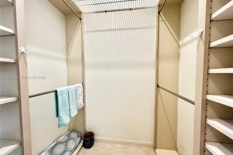 House in Hobe Sound, Florida 3 bedrooms, 187.38 sq.m. № 2041782 - photo 23