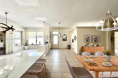 House in Hobe Sound, Florida 3 bedrooms, 187.38 sq.m. № 2041782 - photo 8