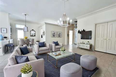 House in Hobe Sound, Florida 3 bedrooms, 187.38 sq.m. № 2041782 - photo 6