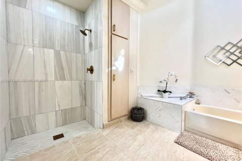 House in Hobe Sound, Florida 3 bedrooms, 187.38 sq.m. № 2041782 - photo 16