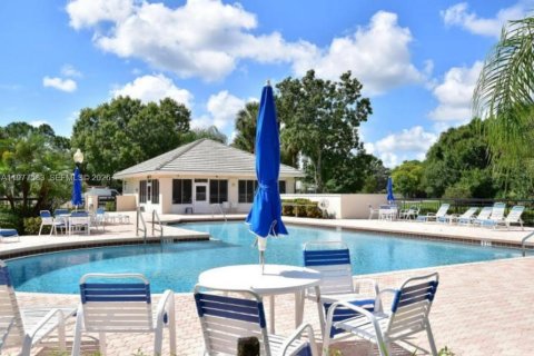 House in Hobe Sound, Florida 3 bedrooms, 187.38 sq.m. № 2041782 - photo 4