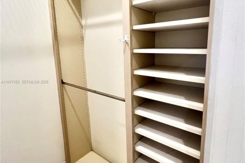 House in Hobe Sound, Florida 3 bedrooms, 187.38 sq.m. № 2041782 - photo 22