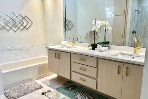 House in Hobe Sound, Florida 3 bedrooms, 187.38 sq.m. № 2041782 - photo 15