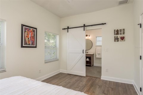 House in Tampa, Florida 3 bedrooms, 123.37 sq.m. № 2277380 - photo 21
