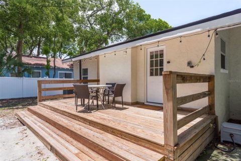 House in Tampa, Florida 3 bedrooms, 123.37 sq.m. № 2277380 - photo 3
