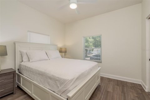House in Tampa, Florida 3 bedrooms, 123.37 sq.m. № 2277380 - photo 26