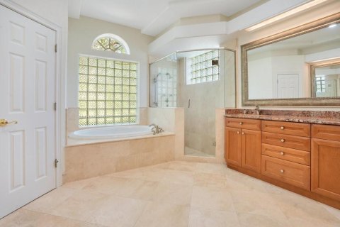 House in Orlando, Florida 5 bedrooms, 364.64 sq.m. № 1813239 - photo 25