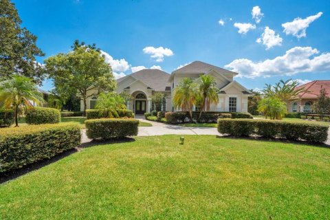 House in Orlando, Florida 5 bedrooms, 364.64 sq.m. № 1813239 - photo 1