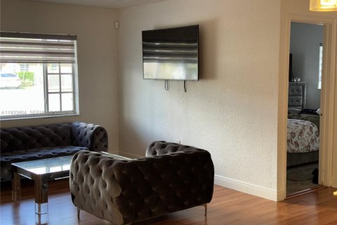 Купить виллу или дом в Майами-Гарденс, Флорида 4 спальни, 175.59м2, № 1998448 - фото 7