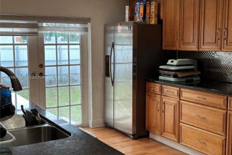 Купить виллу или дом в Майами-Гарденс, Флорида 4 спальни, 175.59м2, № 1998448 - фото 2