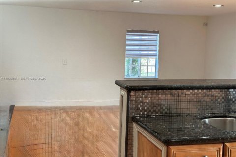 Купить виллу или дом в Майами-Гарденс, Флорида 4 спальни, 175.59м2, № 1998448 - фото 5