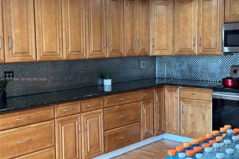 Купить виллу или дом в Майами-Гарденс, Флорида 4 спальни, 175.59м2, № 1998448 - фото 3