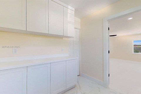Снять в аренду виллу или дом в Майами, Флорида 4 спальни, 319.86м2, № 2082867 - фото 23