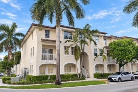 Condominio en Doral, Florida, 3 dormitorios  № 2365144