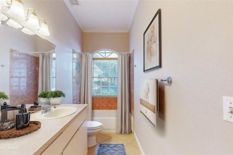 House in Lutz, Florida 4 bedrooms, 264.68 sq.m. № 2151717 - photo 24