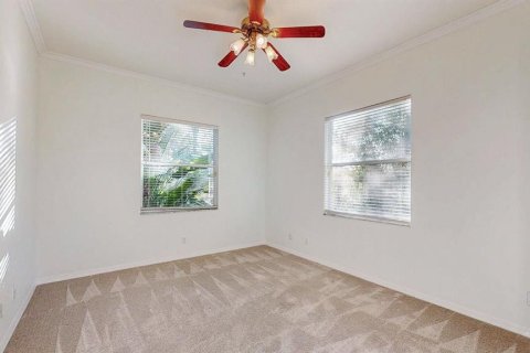House in Lutz, Florida 4 bedrooms, 264.68 sq.m. № 2151717 - photo 28