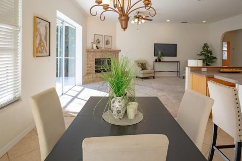 House in Lutz, Florida 4 bedrooms, 264.68 sq.m. № 2151717 - photo 11