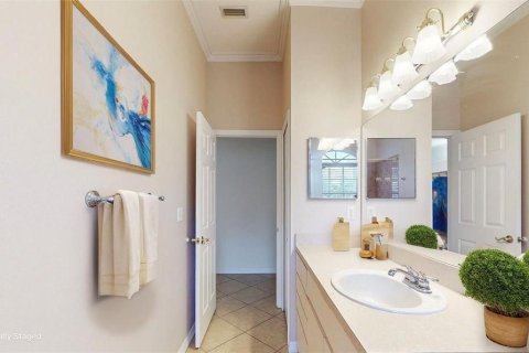 House in Lutz, Florida 4 bedrooms, 264.68 sq.m. № 2151717 - photo 25