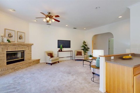 House in Lutz, Florida 4 bedrooms, 264.68 sq.m. № 2151717 - photo 7