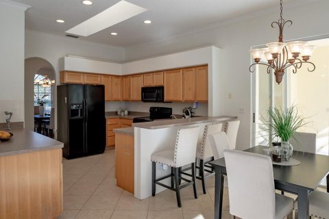 House in Lutz, Florida 4 bedrooms, 264.68 sq.m. № 2151717 - photo 10