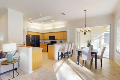 House in Lutz, Florida 4 bedrooms, 264.68 sq.m. № 2151717 - photo 9
