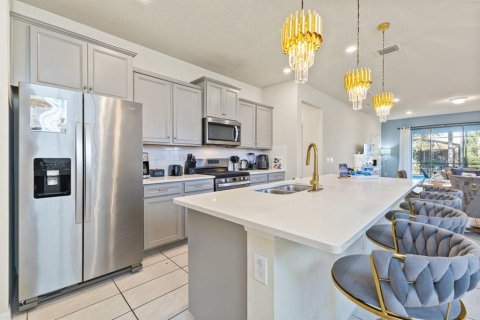 House in Davenport, Florida 6 bedrooms, 295.06 sq.m. № 2135576 - photo 18