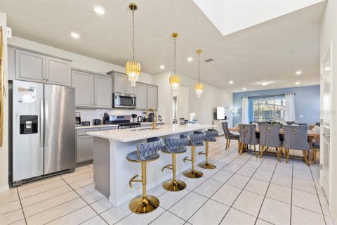 House in Davenport, Florida 6 bedrooms, 295.06 sq.m. № 2135576 - photo 15
