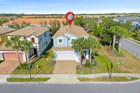 House in Davenport, Florida 6 bedrooms, 295.06 sq.m. № 2135576 - photo 2