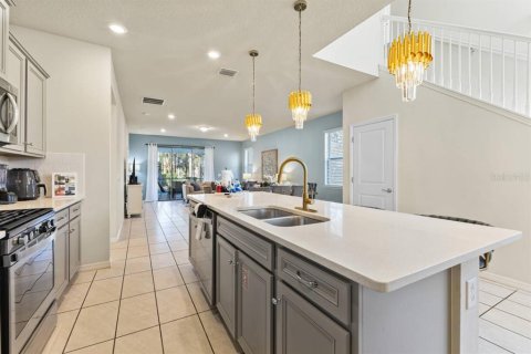 House in Davenport, Florida 6 bedrooms, 295.06 sq.m. № 2135576 - photo 21