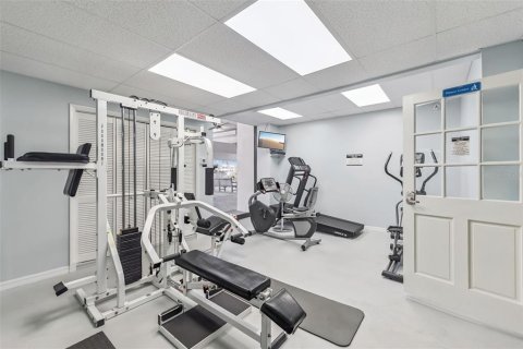 Condo in Daytona Beach, Florida, 2 bedrooms  № 2117561 - photo 11