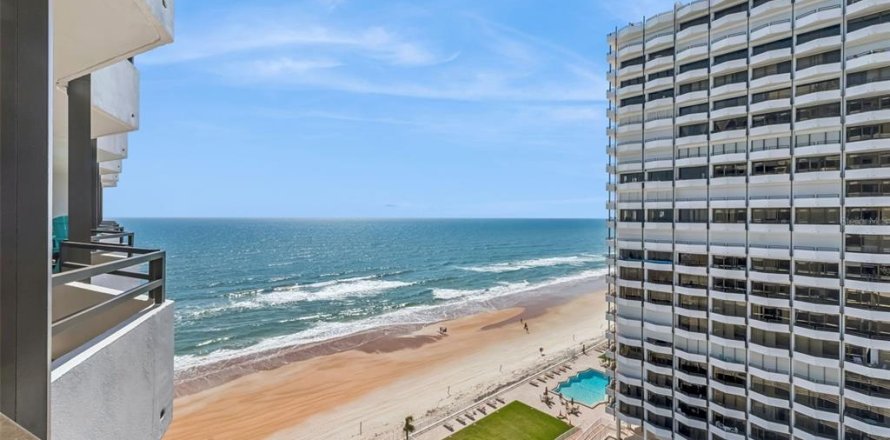 Condo in Daytona Beach, Florida, 2 bedrooms  № 2117561