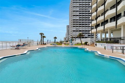 Condo in Daytona Beach, Florida, 2 bedrooms  № 2117561 - photo 7