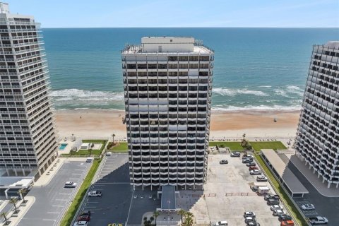 Condo in Daytona Beach, Florida, 2 bedrooms  № 2117561 - photo 15
