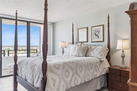 Condo in Daytona Beach, Florida, 2 bedrooms  № 2117561 - photo 27