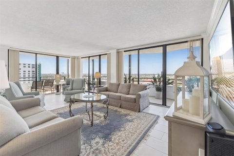 Condo in Daytona Beach, Florida, 2 bedrooms  № 2117561 - photo 21