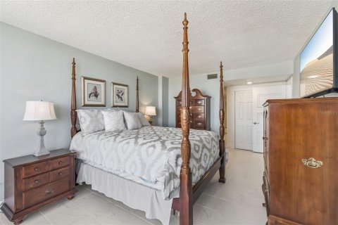 Condo in Daytona Beach, Florida, 2 bedrooms  № 2117561 - photo 28